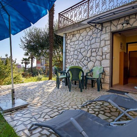 Stunning Apartment In Lovran With Kitchen מראה חיצוני תמונה